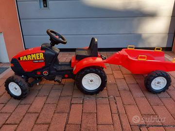 Trattore bambino Falk a pedali con rimorchio