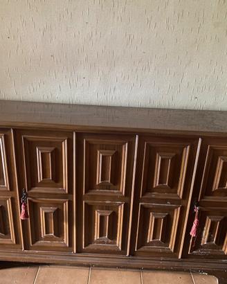 Mobile tv/credenza
