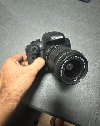 Canon EOS 750D + Obiettivo EF-S 18-55mm