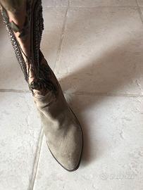 stivali scamosciati con inserto