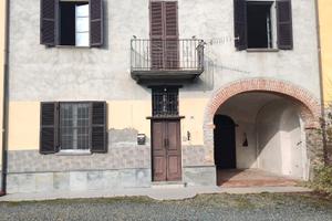 Casale rustico con ex stalla Acqui Terme