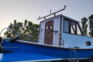 Natante 7 metri con motore entrobordo