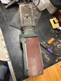 Levigatrice a nastro Bosch