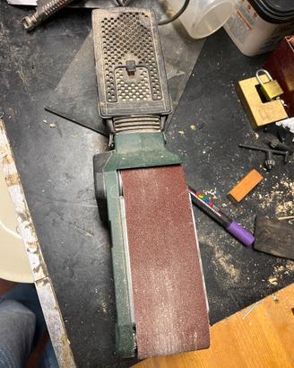 Levigatrice a nastro Bosch