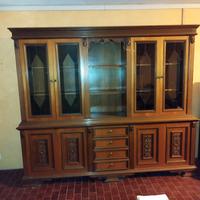 Mobile salotto con tavolo e sedie