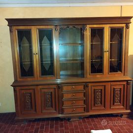 Mobile salotto con tavolo e sedie