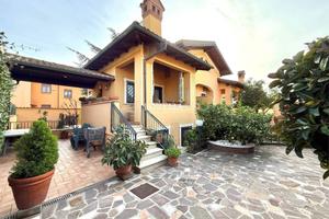 Villa di 180 m² con più di 5 locali a Roma
