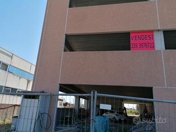 Capannone zona industriale San Martino ulmiano