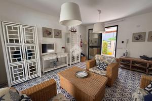 VILLA A SCHIERA A RAGUSA