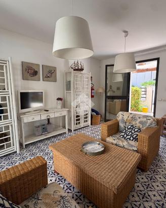 VILLA A SCHIERA A RAGUSA