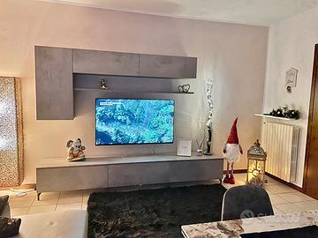 Mobile moderno    Come nuovo con finiture Arredo 3