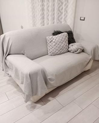 divano e letto singolo