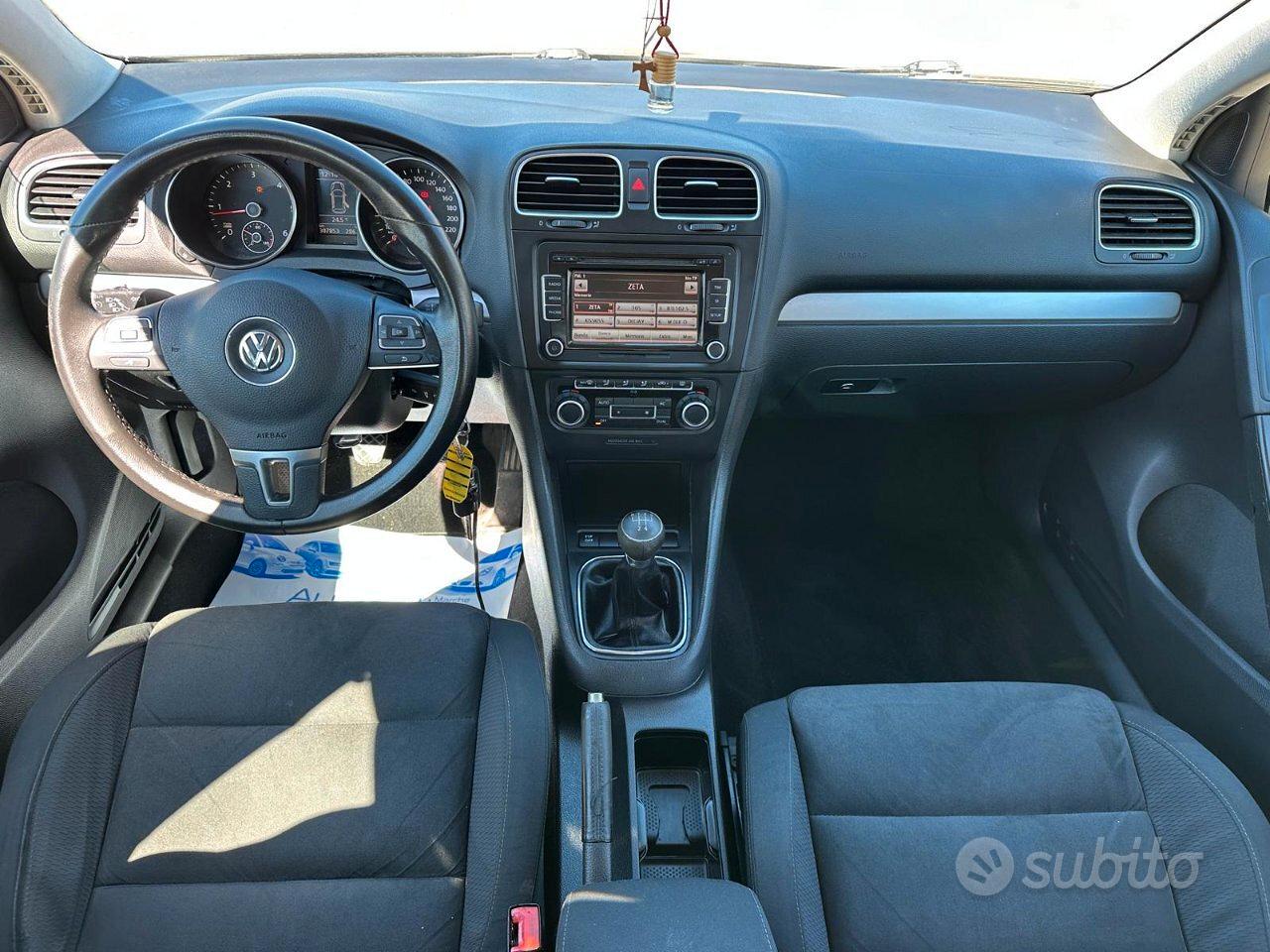 Volkswagen Golf 2010 photo 2