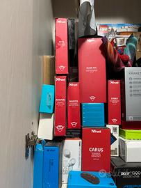 tastiere,mouse,casse,cuffiette e microfono