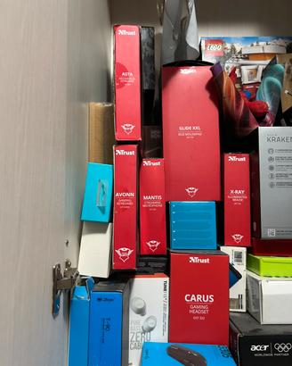 tastiere,mouse,casse,cuffiette e microfono