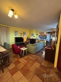 Villa di 630 m² con più di 5 locali a Formia