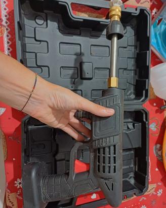Idropulitrice a batteria con accessori e valiget