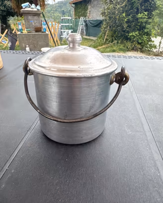 Pentolino vintage in alluminio