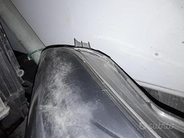 FARO ANTERIORE DESTRO TOYOTA Yaris Serie 811300dk1