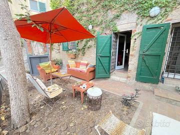 Casa indipendente di 125 m² con 5 locali e box aut