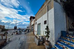 Casa unifamiliare sul mare