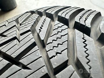 Pneumatici Hankook 245/50 R18 104v M+s