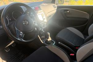Automobile volkswagen polo cross
