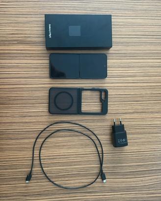 Samsung Galaxy z flip 5 256G