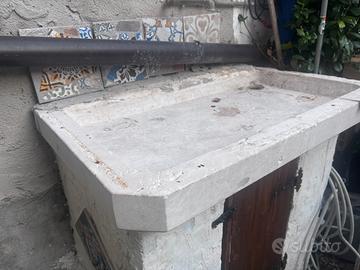 Lavandino in marmo