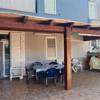 Pergolato in legno lamellare