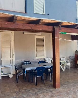 Pergolato in legno lamellare
