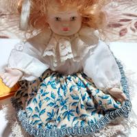 Bambola in porcellana