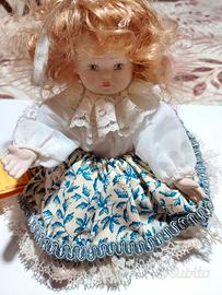 Bambola in porcellana