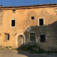 CASA DI CORTE A VEROLI