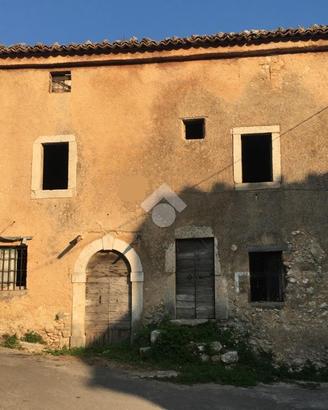 CASA DI CORTE A VEROLI