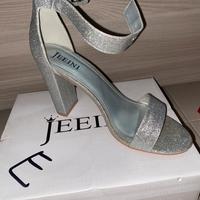 Scarpe con tacco alto