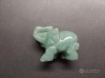 Statua di Elefante in pietra intagliata