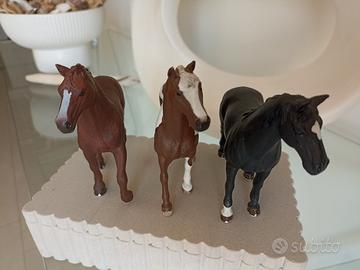 3 cavallini Schleich, nero, pezzato e marrone 