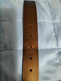 Cintura in cuoio senza fibbia regolabile