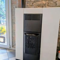 Stufa pellet e nocciolino idro Dielle Ostro Idro