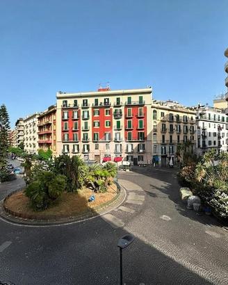MULTILOCALE A NAPOLI