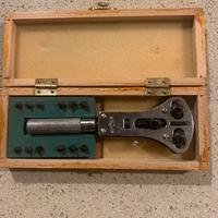 APRICASSA PER FONDELLO OROLOGI