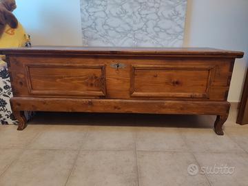 Cassa-panca in legno massello 