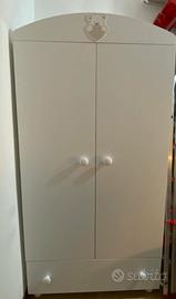 Armadio e madia cassettiera cameretta neonato