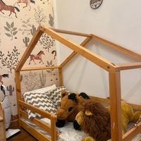 Lettini di legno a casetta