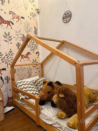 Lettini di legno a casetta