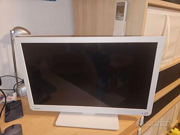 TV bianca 24" + chromecast esterno