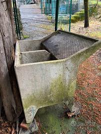 Lavatoio pilozzo in cemento