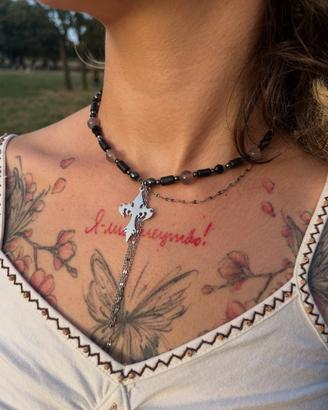 Collana con una croce