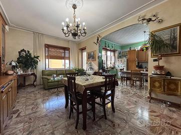 5 LOCALI A NONE